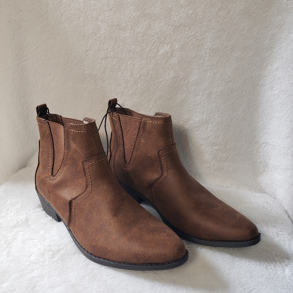 BRAND NEW Arizona Jean Co. Brown Faux Suede Ankle Boots